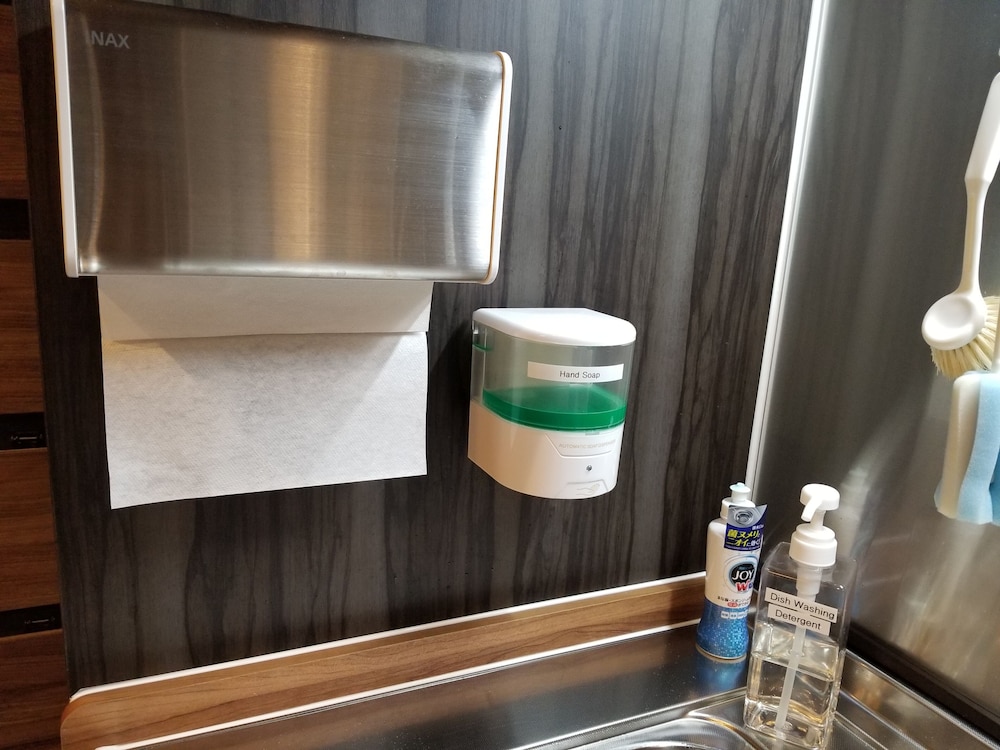 スーペリア ルーム 布団 禁煙 専用バスルーム 共用キッチン3 | My Home Inn Izumisano