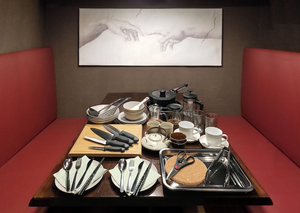 スーペリア ルーム 布団 禁煙 専用バスルーム 共用キッチン11 | My Home Inn Izumisano