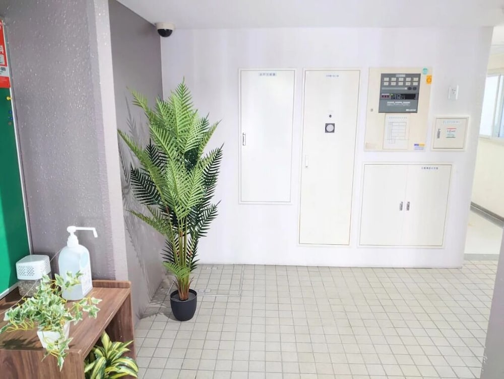 施設の正面1 | Van Vale South House 505