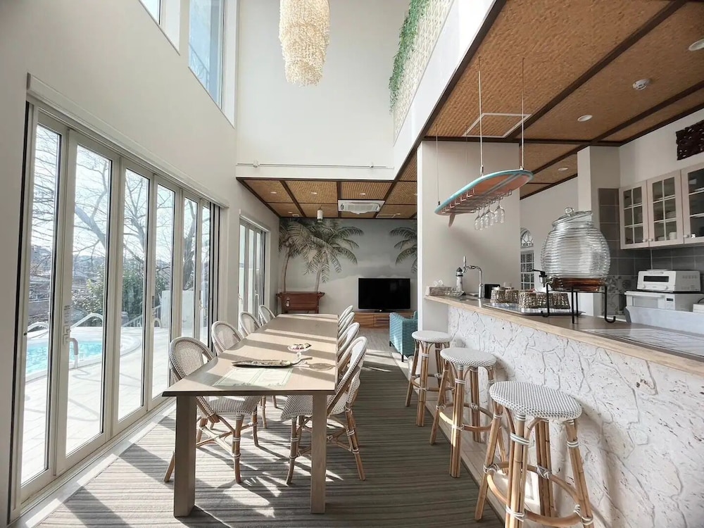 スタンダード ヴィラ 客室内のダイニングエリア0 | Hale Kotsubo