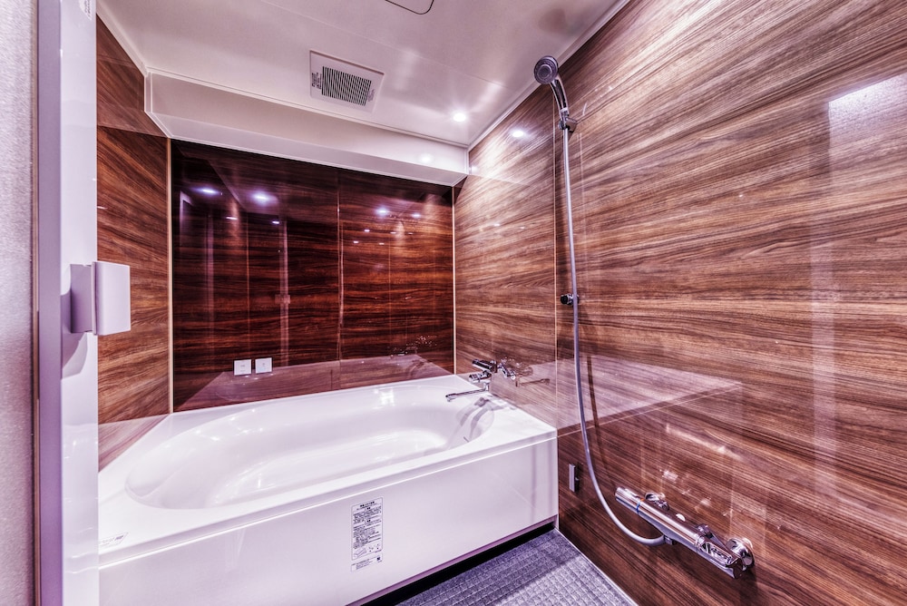 デラックス ルーム バスルーム0 | ホテル ロータス 梅田店