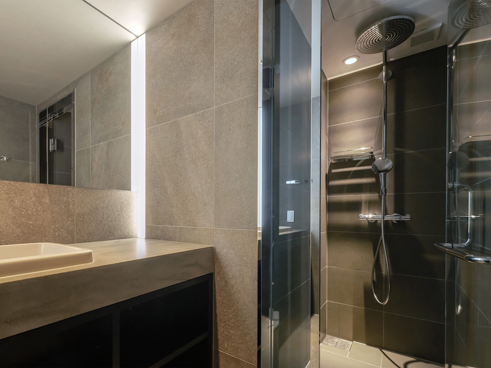 [Dog Friendly] スーペリア ツイン 禁煙 バスルーム0 | hotel anddoggy京都二条