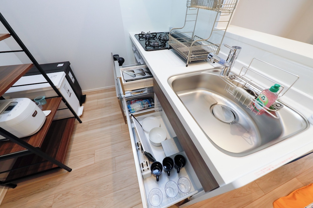 201, 301/3名収容 禁煙 専用キッチン3 | La Terrasse 東駒形 by Tranova