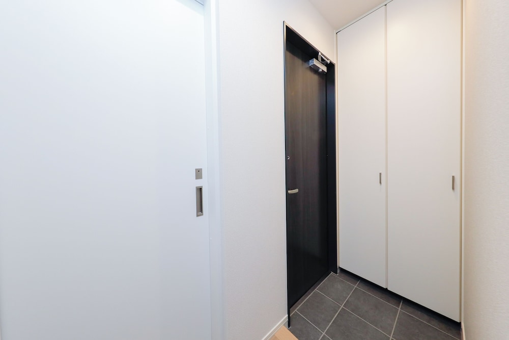 102/3名収容 禁煙 客室の設備とサービス2 | La Terrasse 東駒形 by Tranova