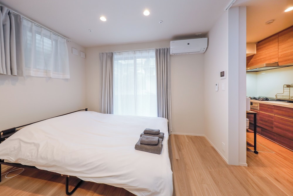 101/3名収容 禁煙 リビング エリア1 | La Terrasse 東駒形 by Tranova