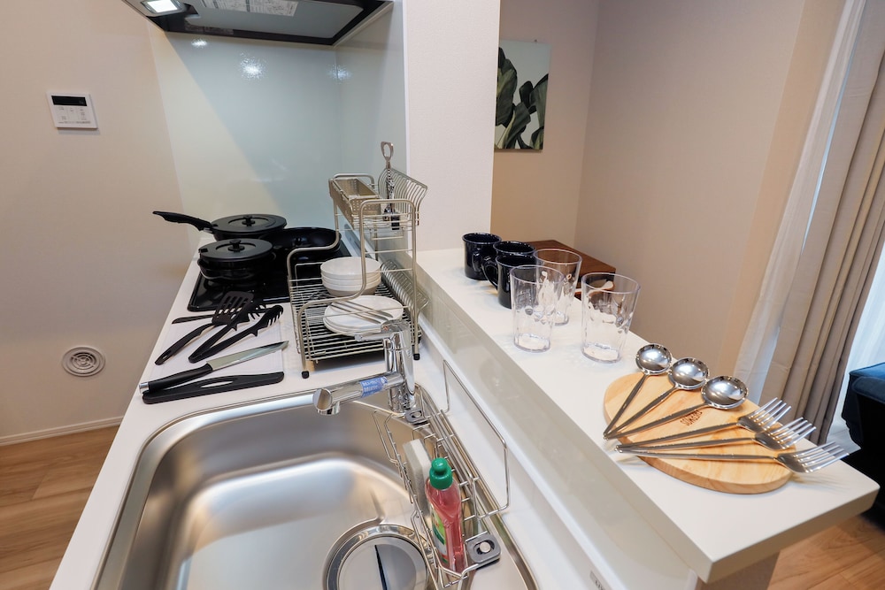 102/3名収容 禁煙 専用キッチン1 | La Terrasse 東駒形 by Tranova