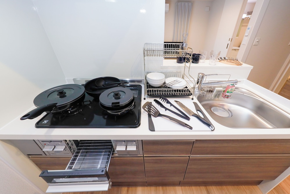 102/3名収容 禁煙 専用キッチン2 | La Terrasse 東駒形 by Tranova