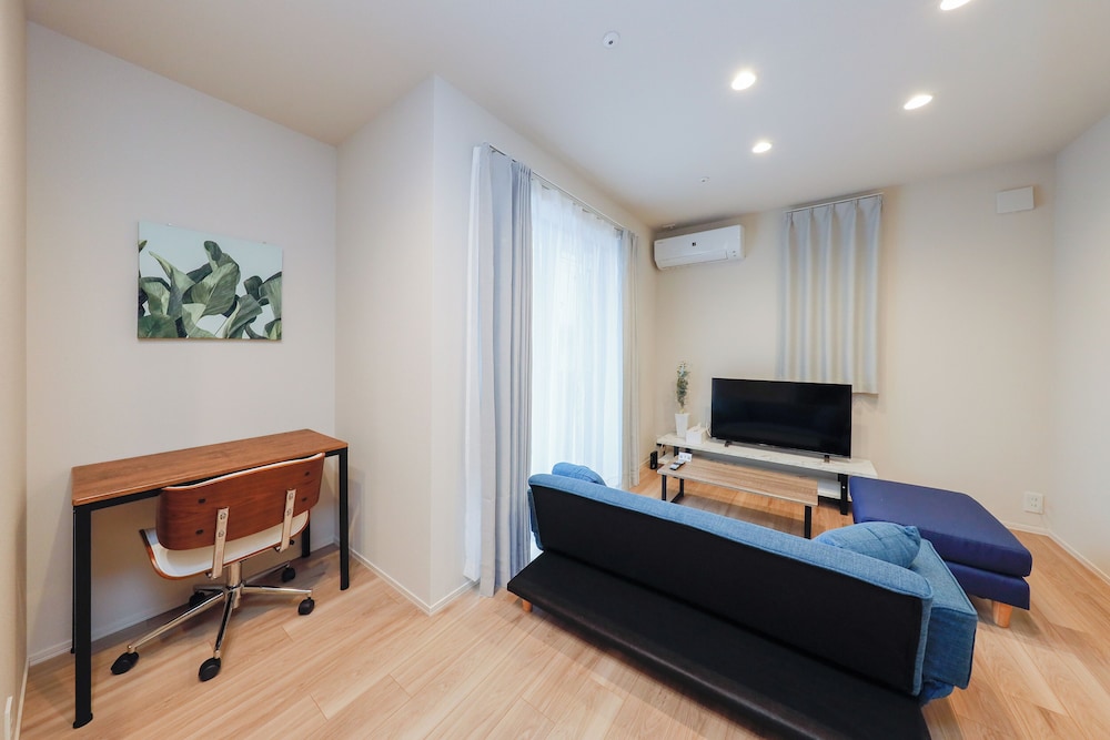 102/3名収容 禁煙 リビング エリア0 | La Terrasse 東駒形 by Tranova