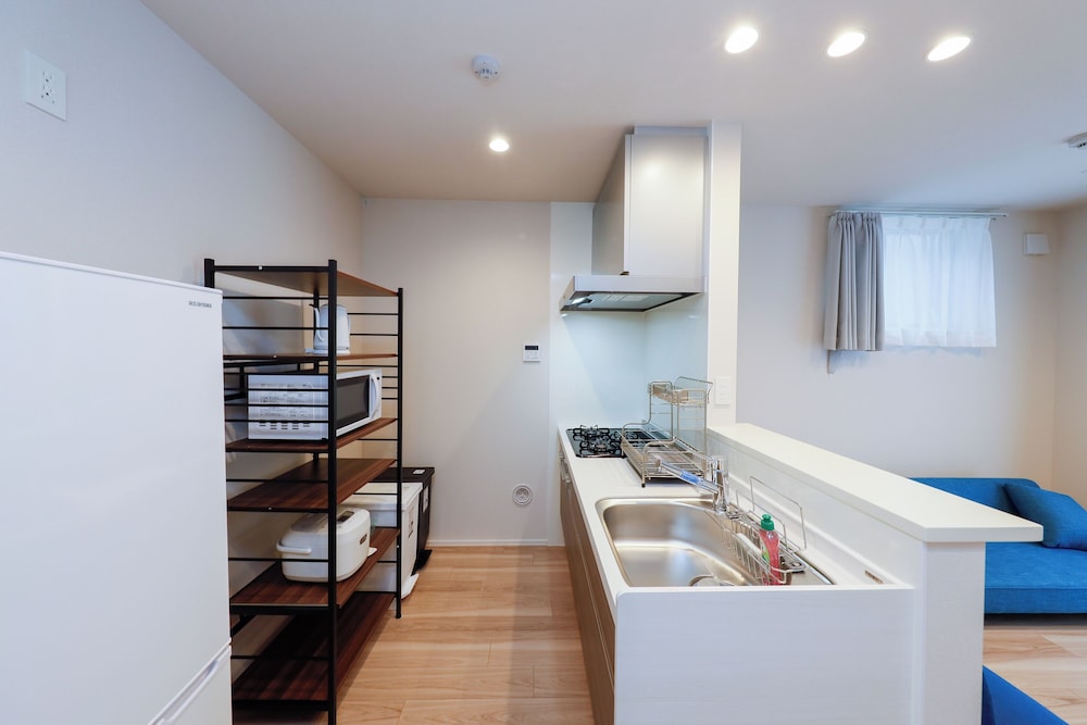 201, 301/3名収容 禁煙 専用キッチン2 | La Terrasse 東駒形 by Tranova