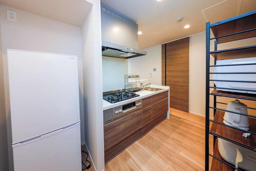 202, 302/4名収容 禁煙 専用キッチン1 | La Terrasse 東駒形 by Tranova