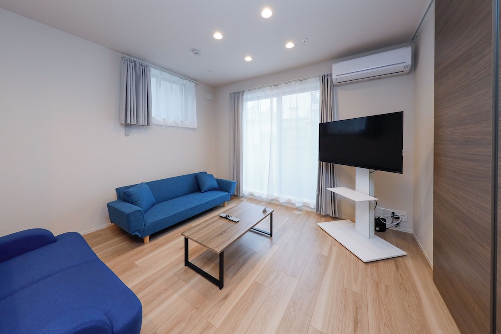 201, 301/3名収容 禁煙 リビング エリア1 | La Terrasse 東駒形 by Tranova