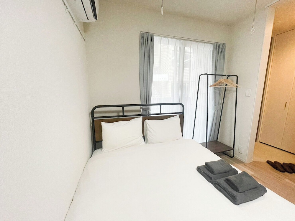 Everynet Shinjuku by Tranova