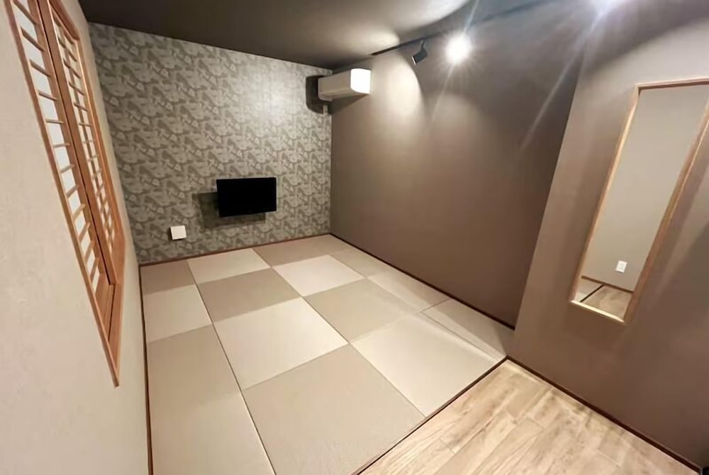 2F (2p) 客室5 | 旅館「禅」阿佐ヶ谷 by Tranova