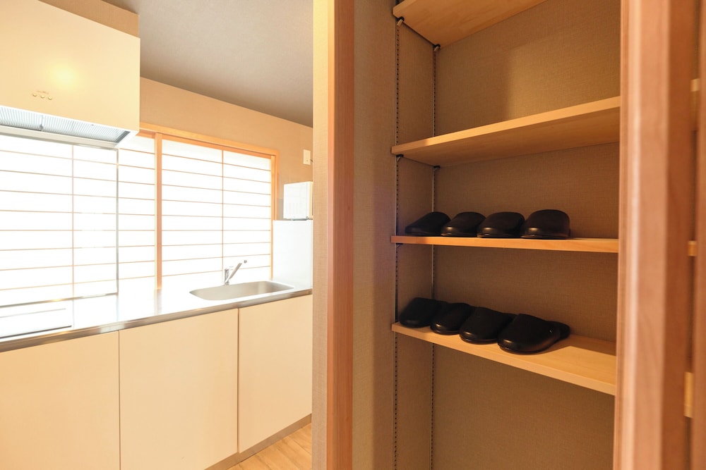 3F/3名収容 禁煙 客室の設備とサービス2 | 旅館「禅」阿佐ヶ谷 by Tranova