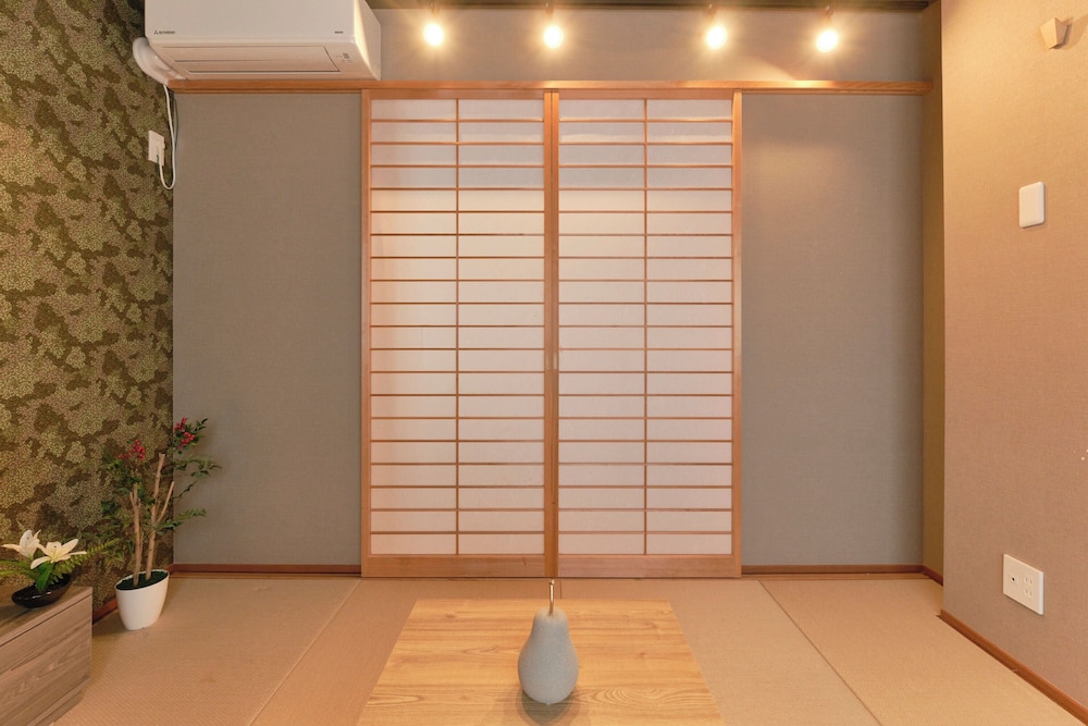 3F/3名収容 禁煙 リビング エリア3 | 旅館「禅」阿佐ヶ谷 by Tranova