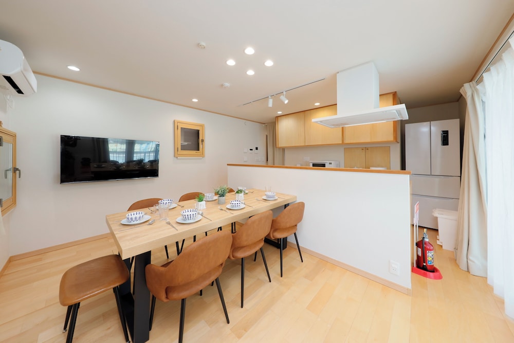 ベーシック アパートメント リビング エリア2 | Convertel Daita Setagaya Daita by Tranova