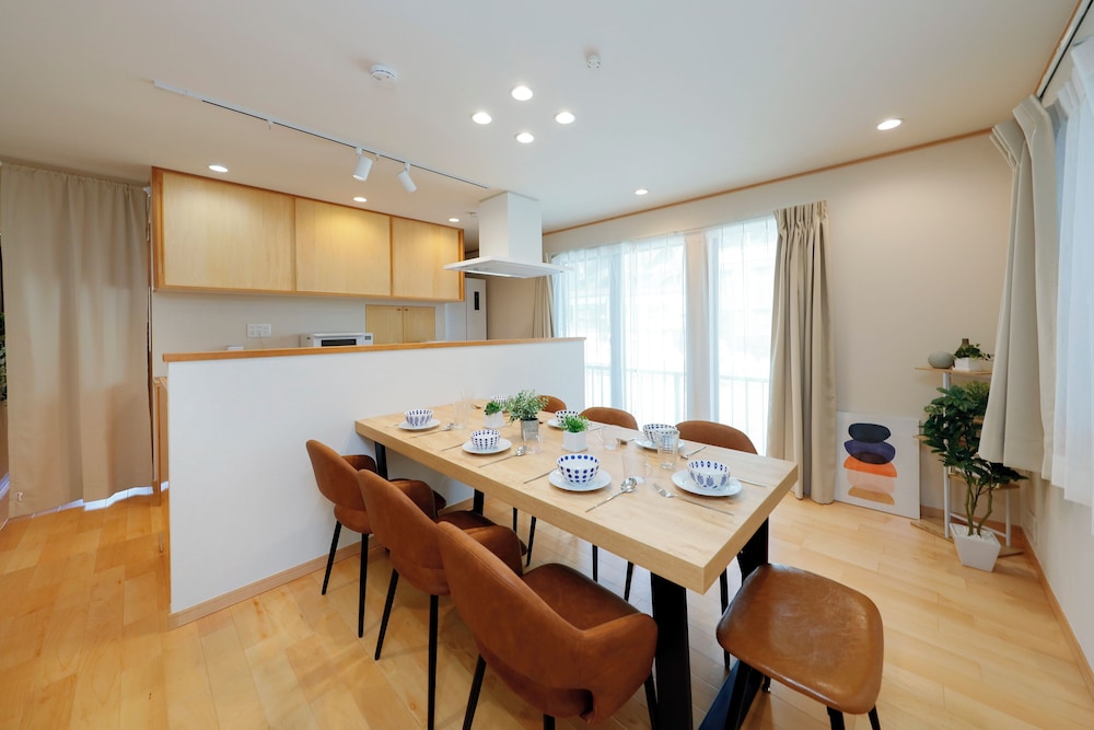 ベーシック アパートメント リビング エリア0 | Convertel Daita Setagaya Daita by Tranova