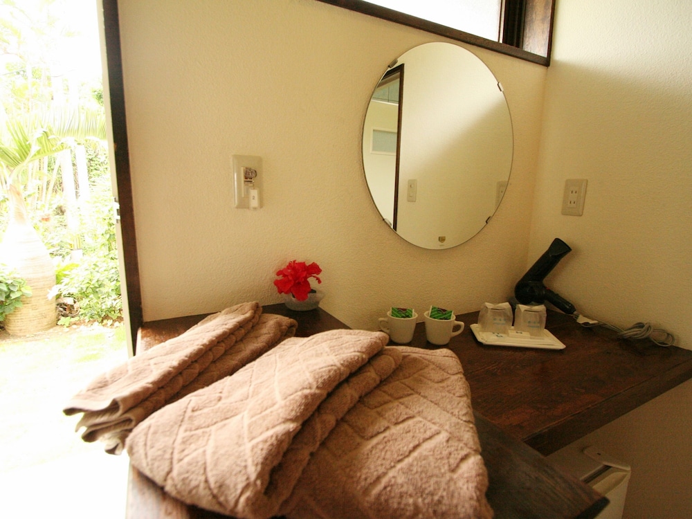 スーペリア ツインルーム パーシャル オーシャン ビュー 客室8 | ヴィラうなりざき