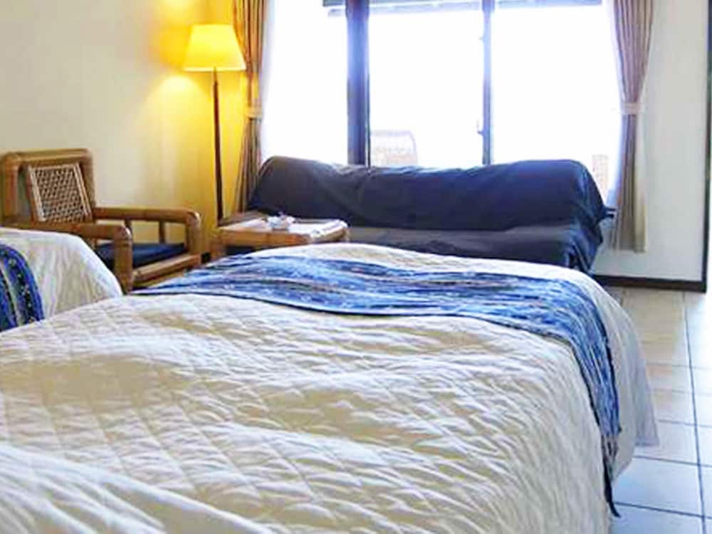 スーペリア ツインルーム パーシャル オーシャン ビュー 客室5 | ヴィラうなりざき
