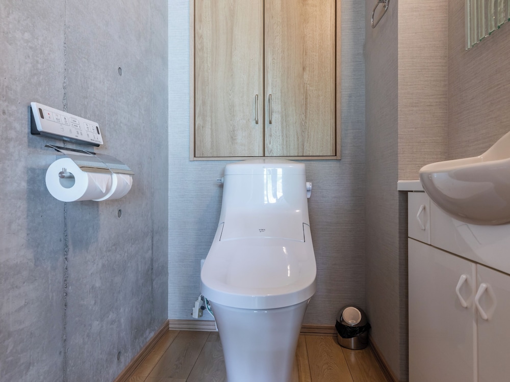 リビングスイート (セミダブル3台) 禁煙 バスルーム1 | Tabist海宝樓 小樽