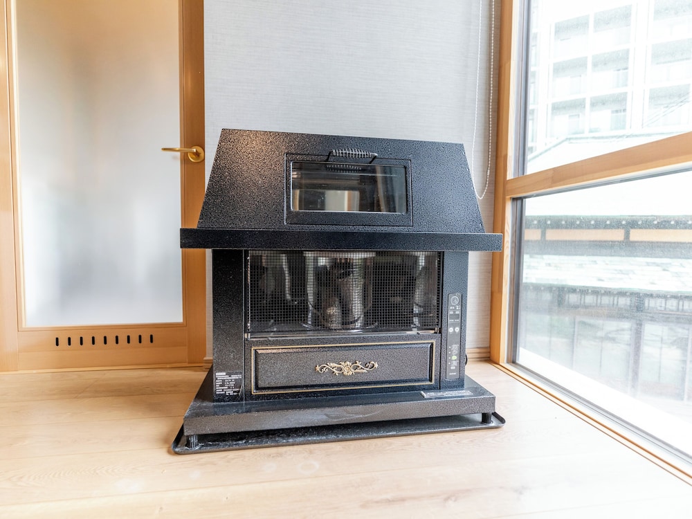 リビングスイート (セミダブル3台) 禁煙 客室1 | Tabist海宝樓 小樽