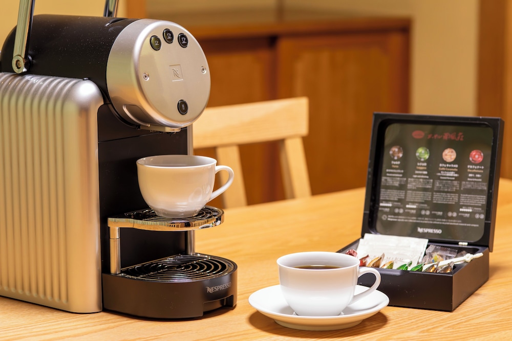 温泉露天付特別室　和室12畳＋寝室＋リビング 客室3 | ホテル南風荘