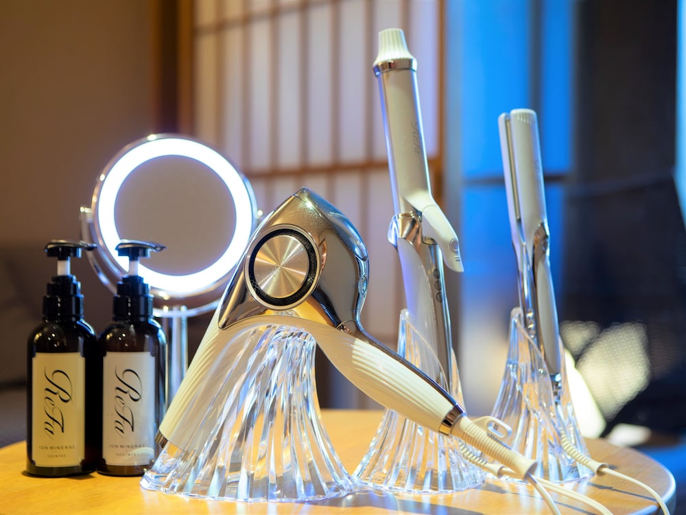 温泉かけ流し露天風呂付　畳趣ゆたかな和室10畳 バスルーム3 | ホテル南風荘