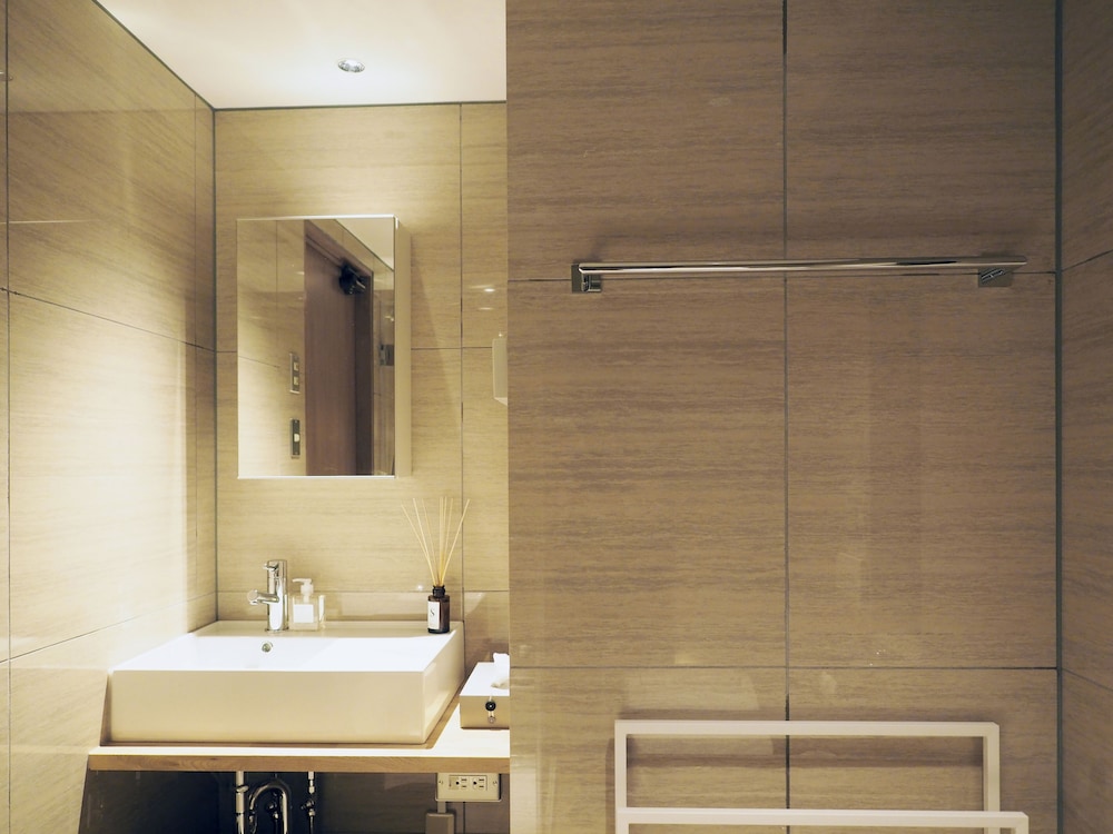 5F -Engawa + Rooftop Terrace- バスルーム1 | M/W HOTEL