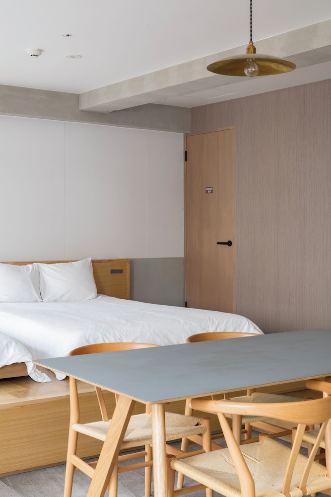 5F -Engawa + Rooftop Terrace- リビング エリア4 | M/W HOTEL