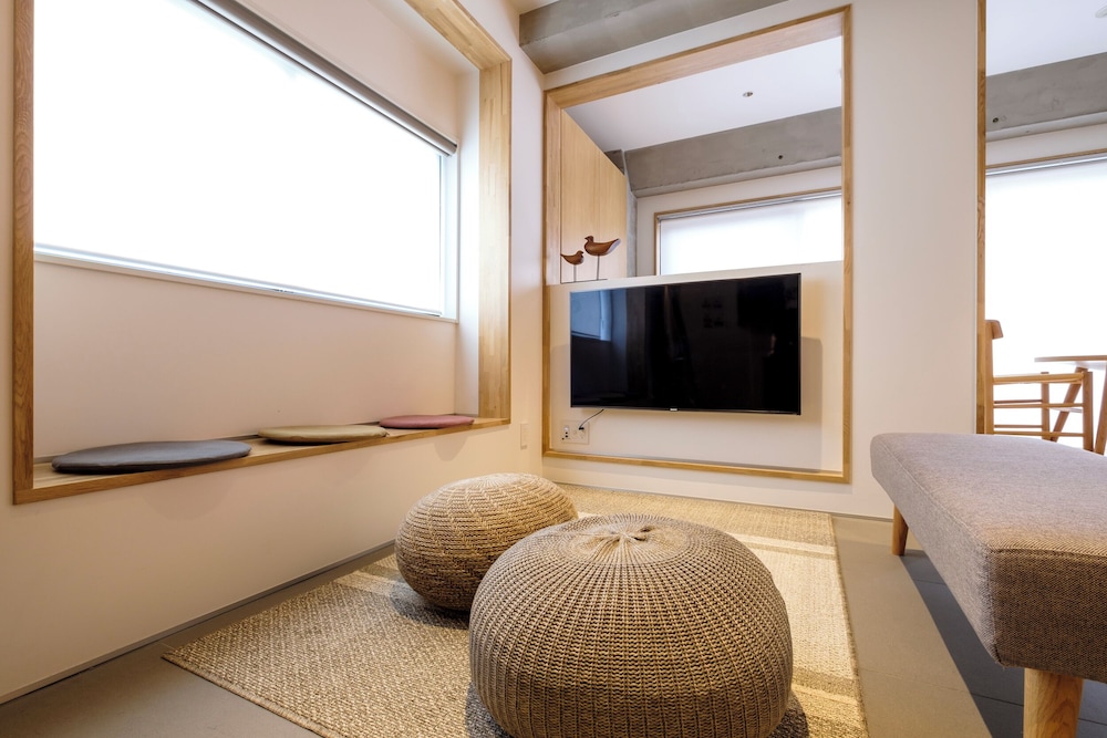 4F -Tsuzukima- リビング エリア1 | M/W HOTEL