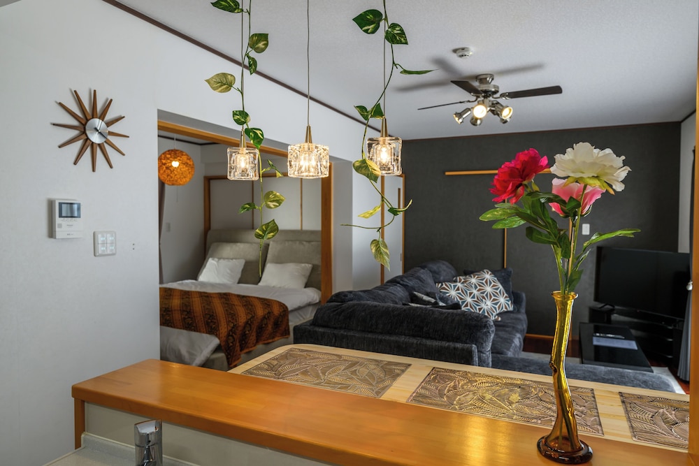 アパートメント リビング エリア1 | オーシャンビューテラス BISE 1F