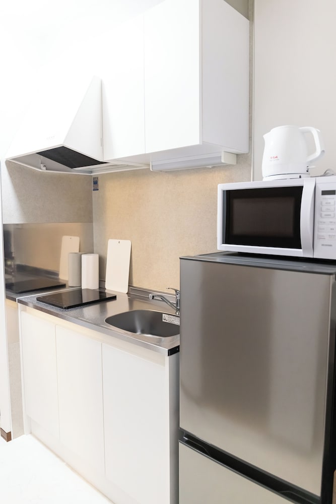 ベーシック 4 人部屋 専用キッチン0 | Marina Sunrise Osaka Bay Annex