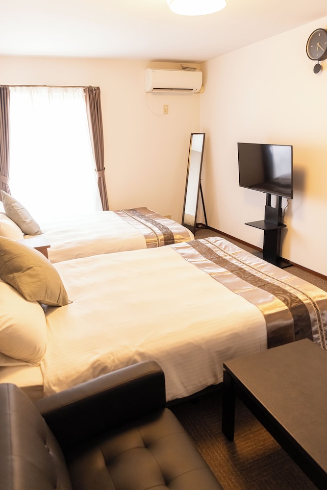 ベーシック 4 人部屋 客室1 | Marina Sunrise Osaka Bay Annex