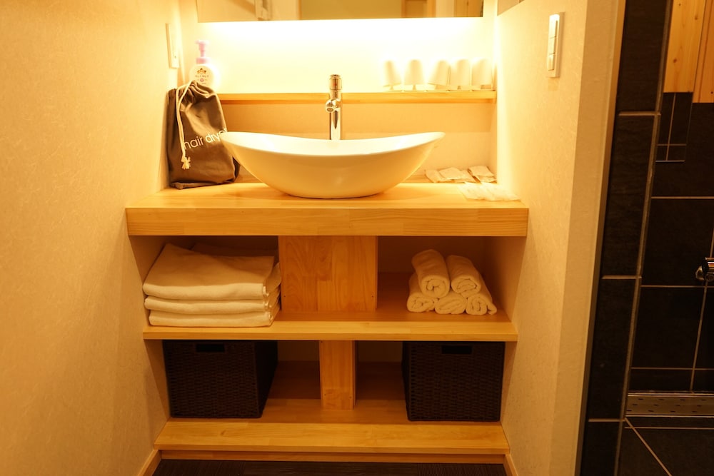 クラシック ヴィラ バスルーム1 | 奈良旅館 VILLA ・ West