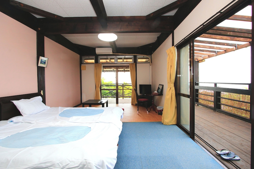 ツインルーム 客室2 | ちっちゃなお宿 風の丘