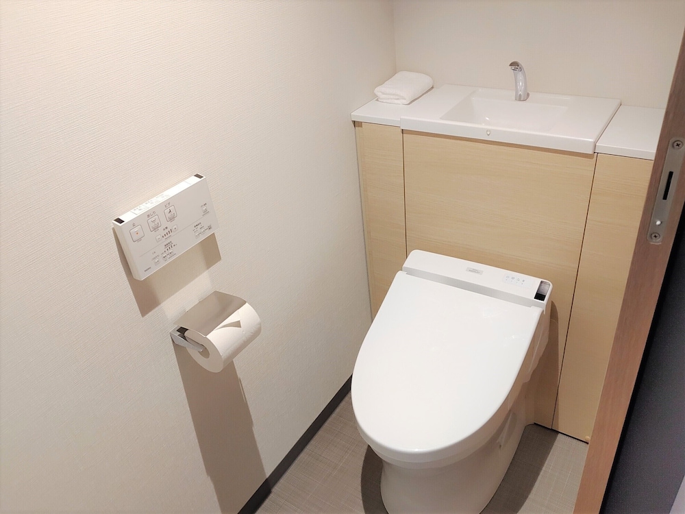 スタンダード ダブルルーム クイーンベッド 1 台 禁煙 専用バスルーム 客室6 | アルアホテル京都