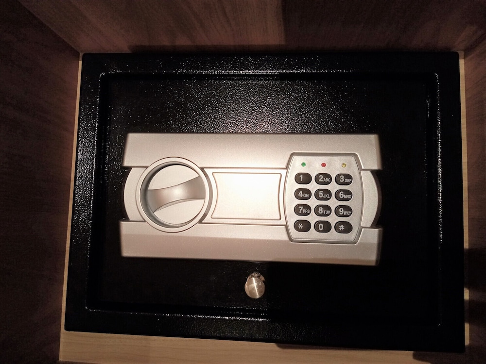 スタンダード ダブルルーム クイーンベッド 1 台 禁煙 専用バスルーム 客室7 | アルアホテル京都