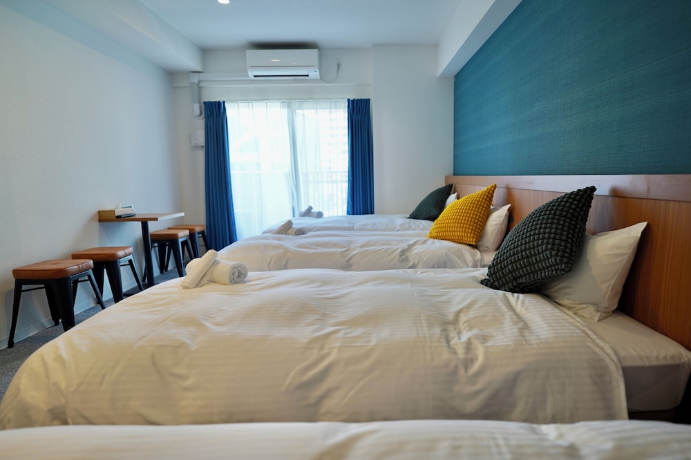 4 人部屋 ベッド (複数台) 禁煙 客室4 | 住一難波南新今宮店