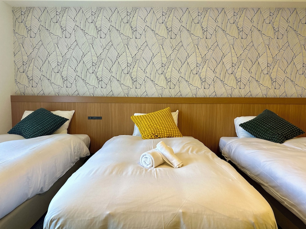 4 人部屋 ベッド (複数台) 禁煙 簡易キッチン 客室6 | 住一難波南新今宮店