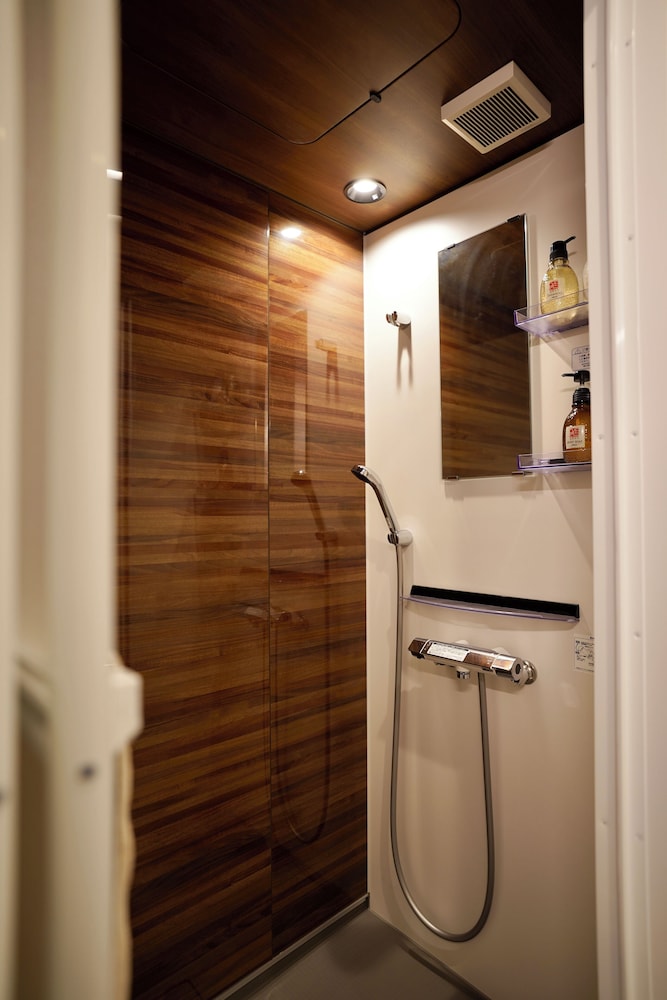 4 人部屋 ベッド (複数台) 禁煙 簡易キッチン バスルーム0 | 住一難波南新今宮店