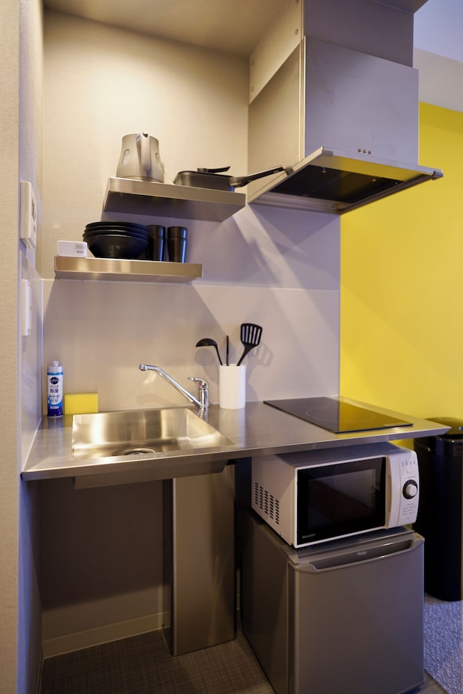 4 人部屋 ベッド (複数台) 禁煙 簡易キッチン 専用キッチン1 | 住一難波南新今宮店