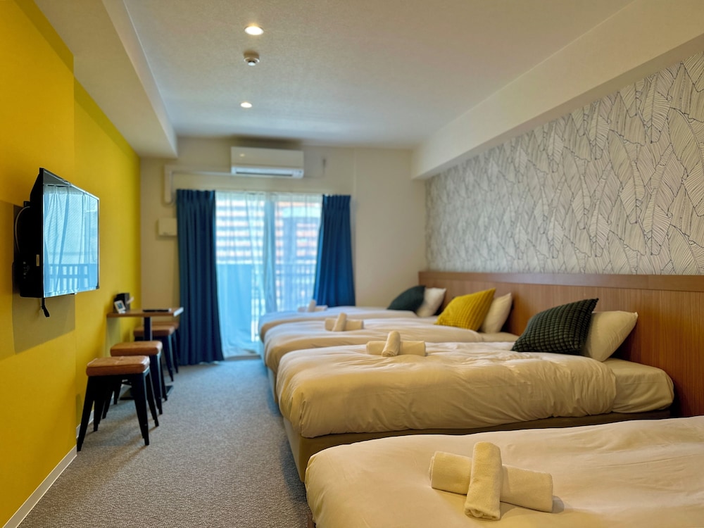 4 人部屋 ベッド (複数台) 禁煙 簡易キッチン 客室3 | 住一難波南新今宮店