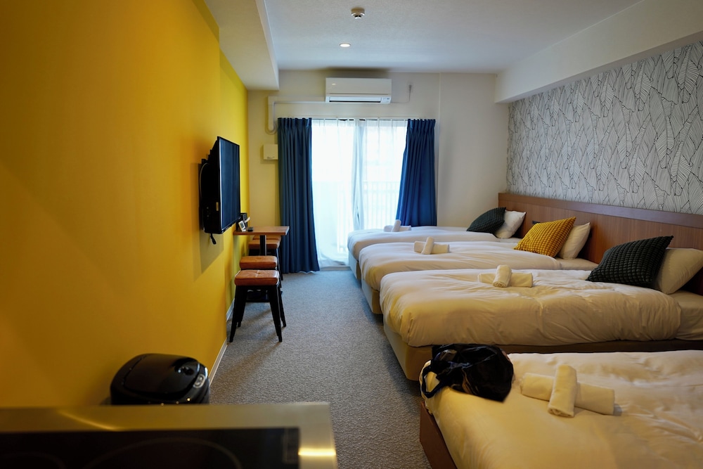 4 人部屋 ベッド (複数台) 禁煙 簡易キッチン 客室4 | 住一難波南新今宮店