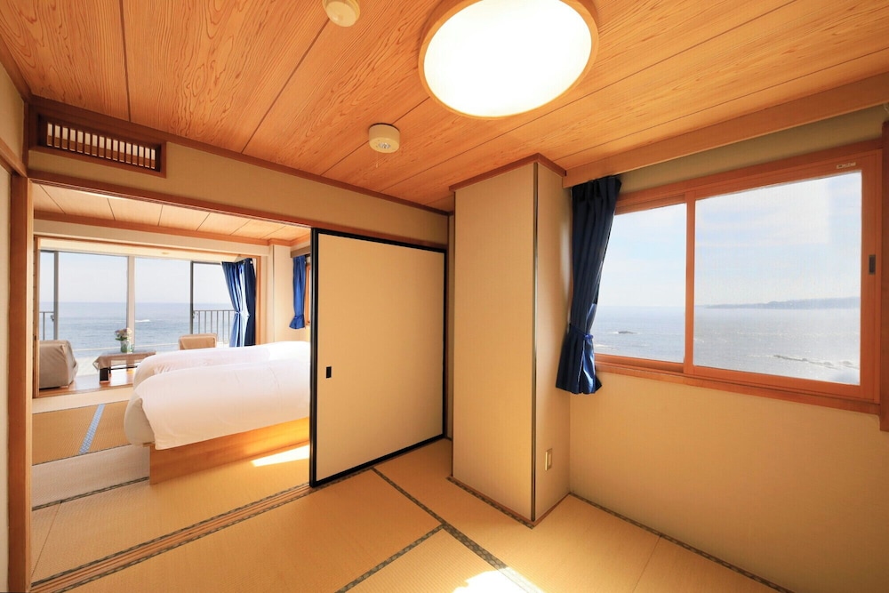 本館401オーシャンビュー和洋室ツインベッド、次の間付 禁煙 客室1 | 博海温泉ホテル
