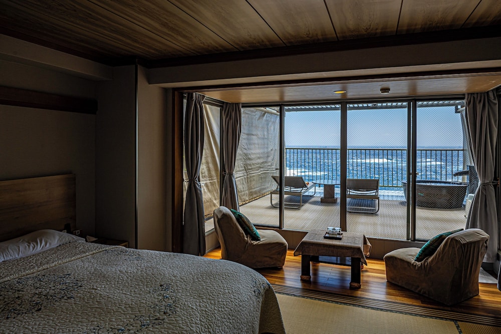 本館303〜305オーシャンビュー和洋室　露天風呂付 禁煙 客室14 | 博海温泉ホテル