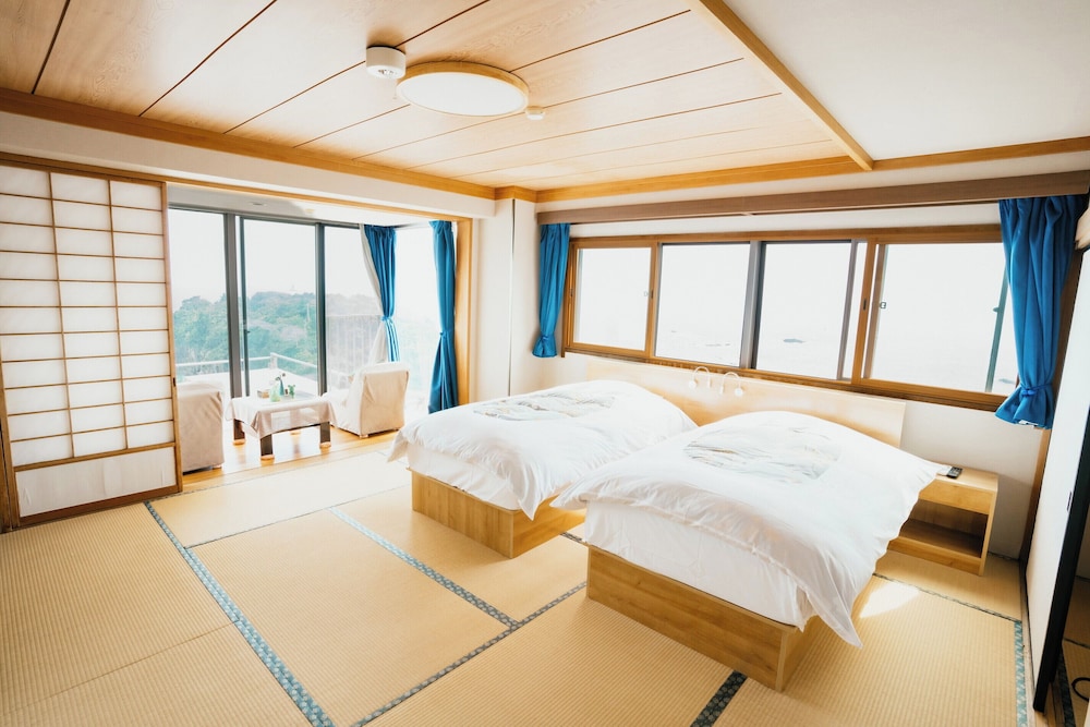 本館402〜404オーシャンビュー和洋室　ツインベッド 禁煙 客室1 | 博海温泉ホテル