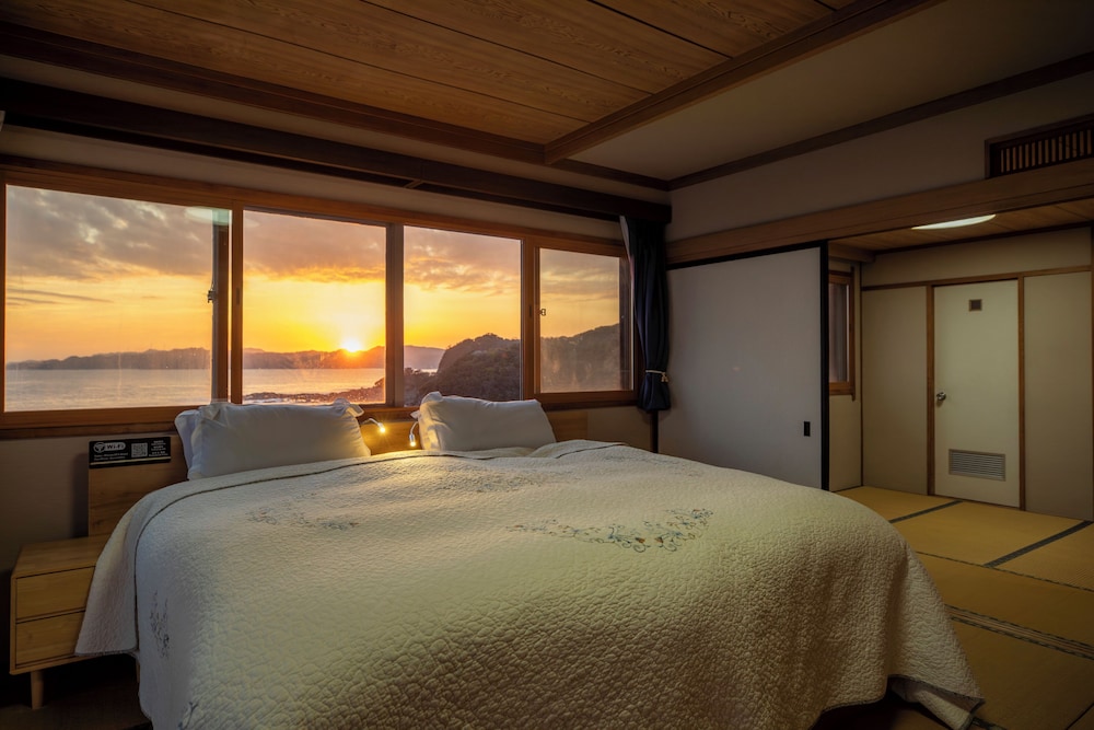 本館401オーシャンビュー和洋室ツインベッド、次の間付 禁煙 客室18 | 博海温泉ホテル