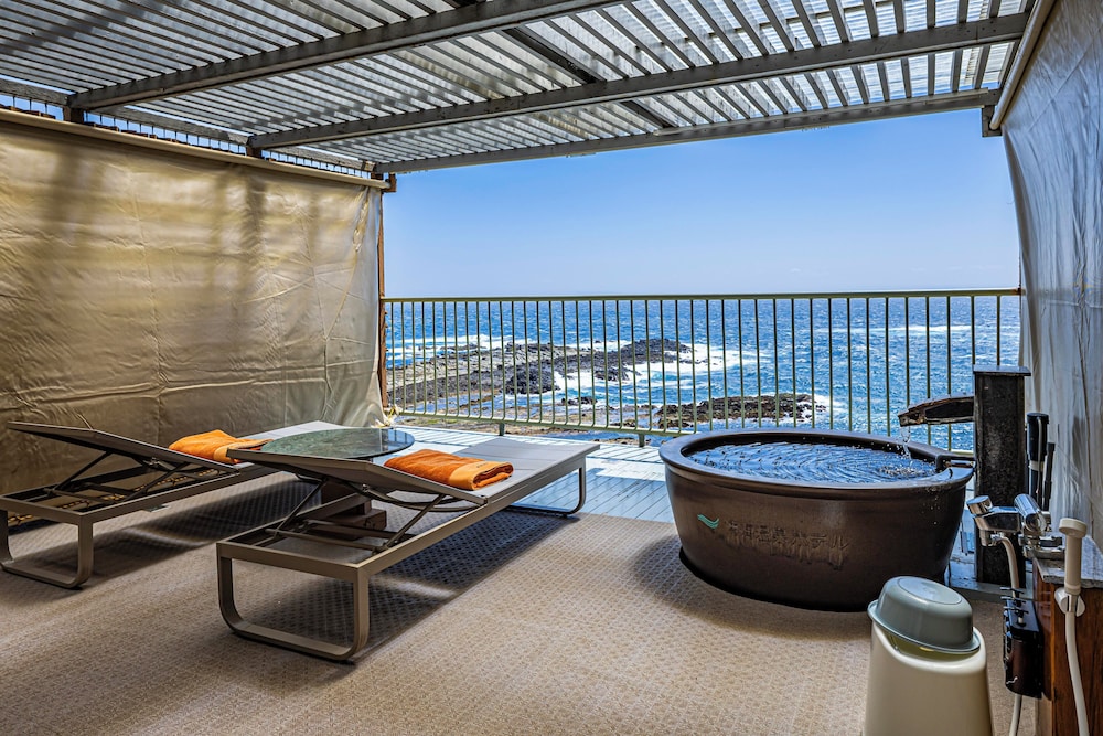 本館303〜305オーシャンビュー和洋室　露天風呂付 禁煙 客室13 | 博海温泉ホテル