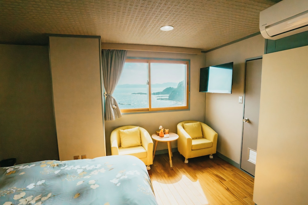 本館301洋室　ダブルベッドベッド 禁煙 客室2 | 博海温泉ホテル