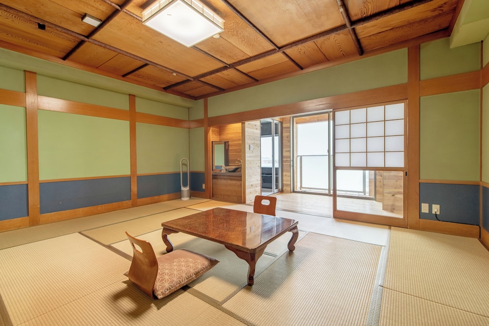 和室12畳 バス・トイレ付 禁煙 | 玄海旅館